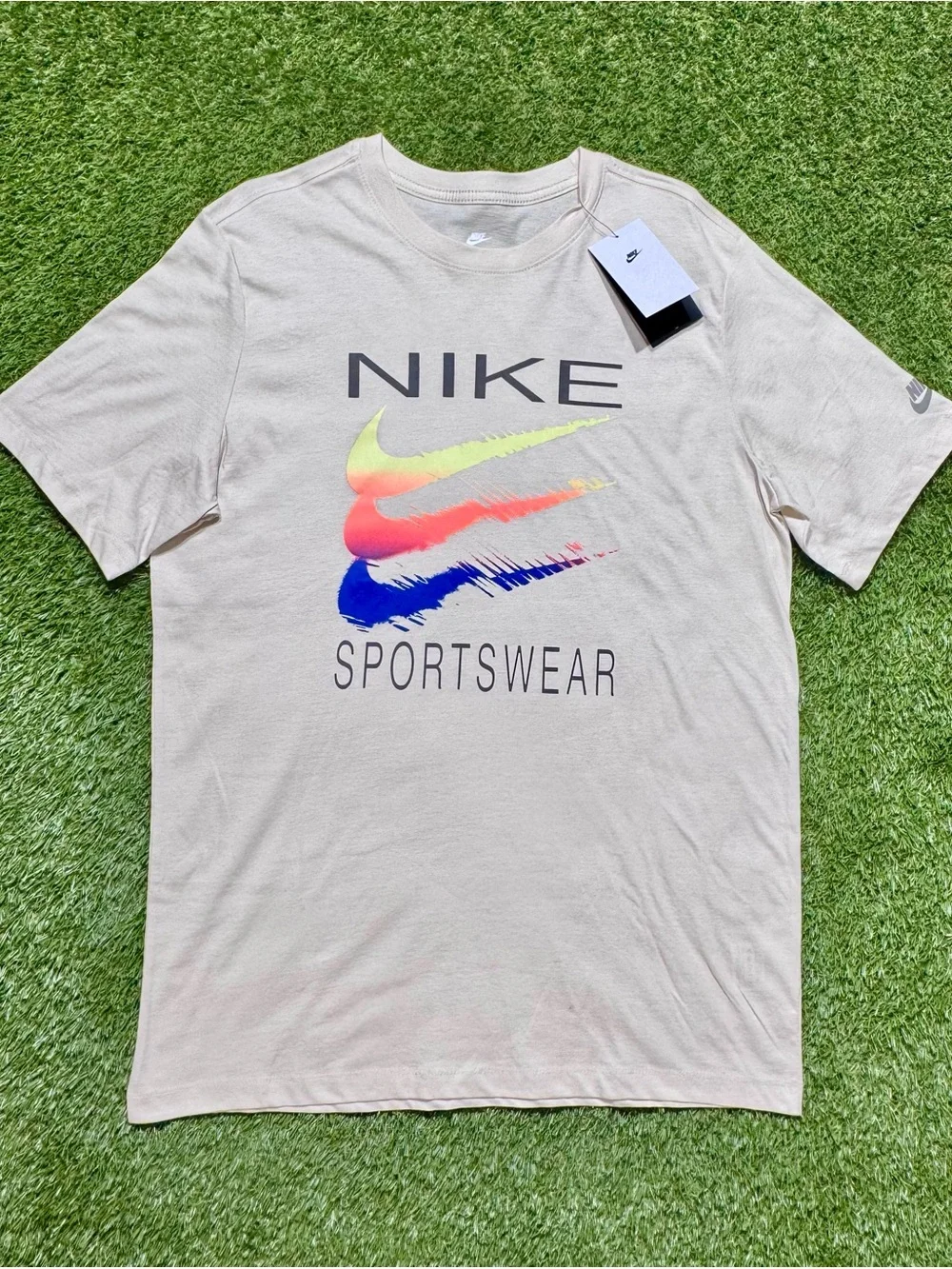 Nike Sportswear The Nike Tee Graphic Print Men’s T-Shirt Large Tall Beige NWT